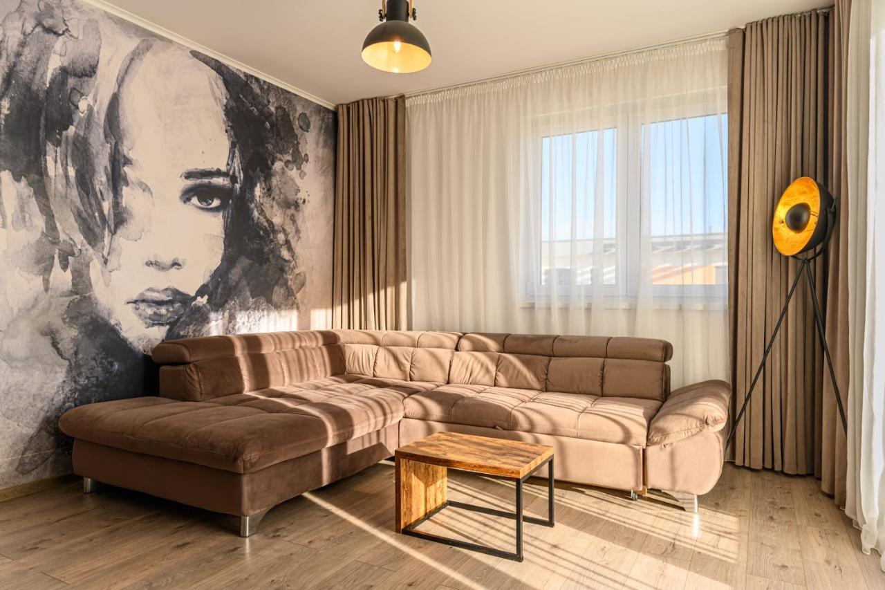 Koa - Moon Penthouse Lägenhet Braşov Exteriör bild